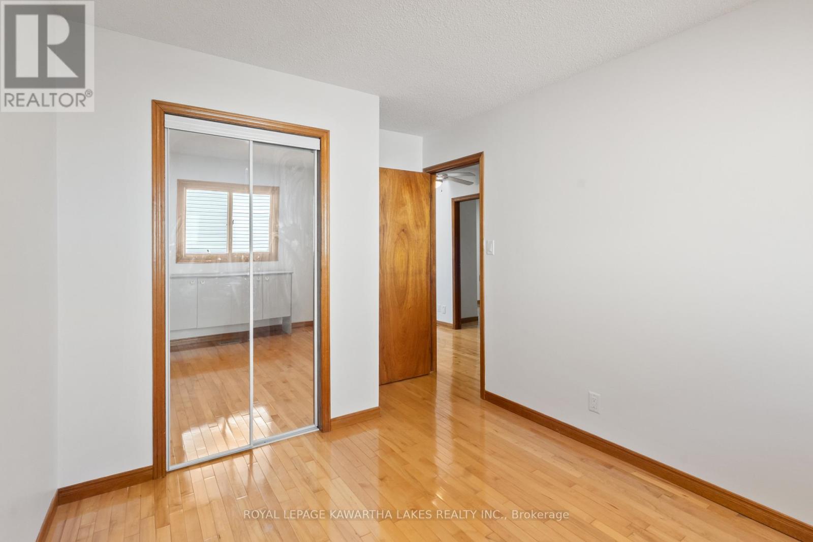 195 Elgin Street W, Kawartha Lakes (Lindsay), Ontario  K9V 6B1 - Photo 21 - X12445130