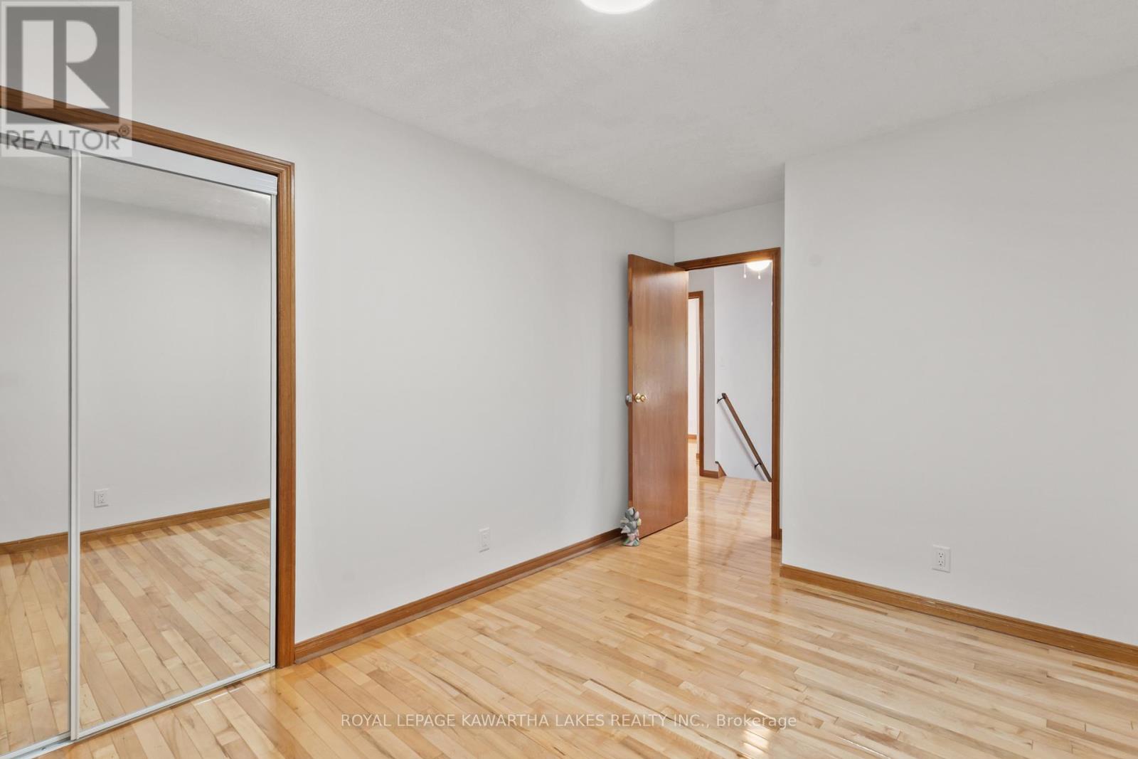 195 Elgin Street W, Kawartha Lakes (Lindsay), Ontario  K9V 6B1 - Photo 23 - X12445130