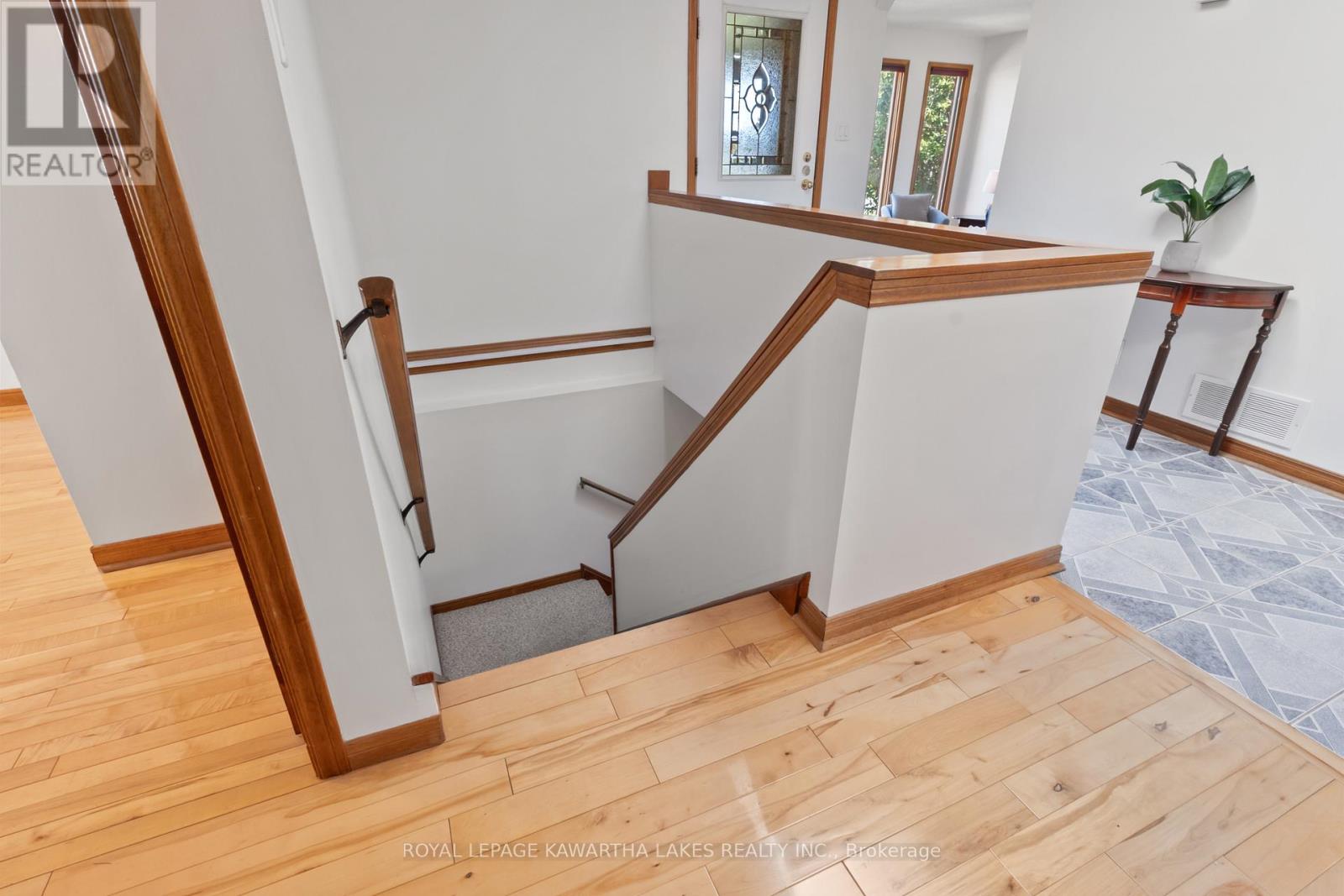 195 Elgin Street W, Kawartha Lakes (Lindsay), Ontario  K9V 6B1 - Photo 25 - X12445130