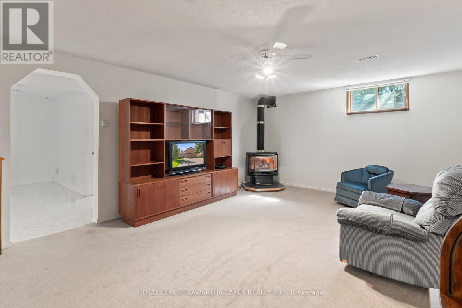 195 Elgin Street W, Kawartha Lakes (Lindsay), Ontario  K9V 6B1 - Photo 28 - X12445130