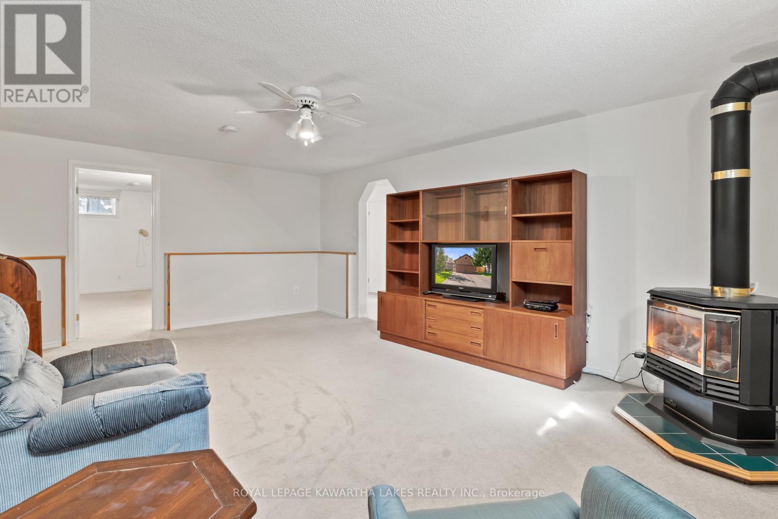 195 Elgin Street W, Kawartha Lakes (Lindsay), Ontario  K9V 6B1 - Photo 29 - X12445130