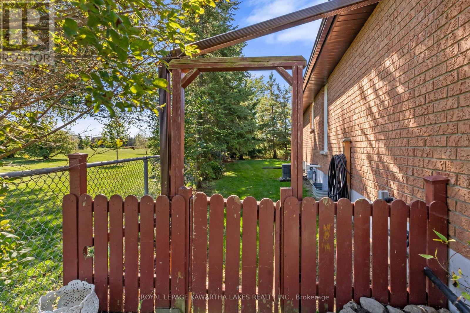 195 Elgin Street W, Kawartha Lakes (Lindsay), Ontario  K9V 6B1 - Photo 46 - X12445130