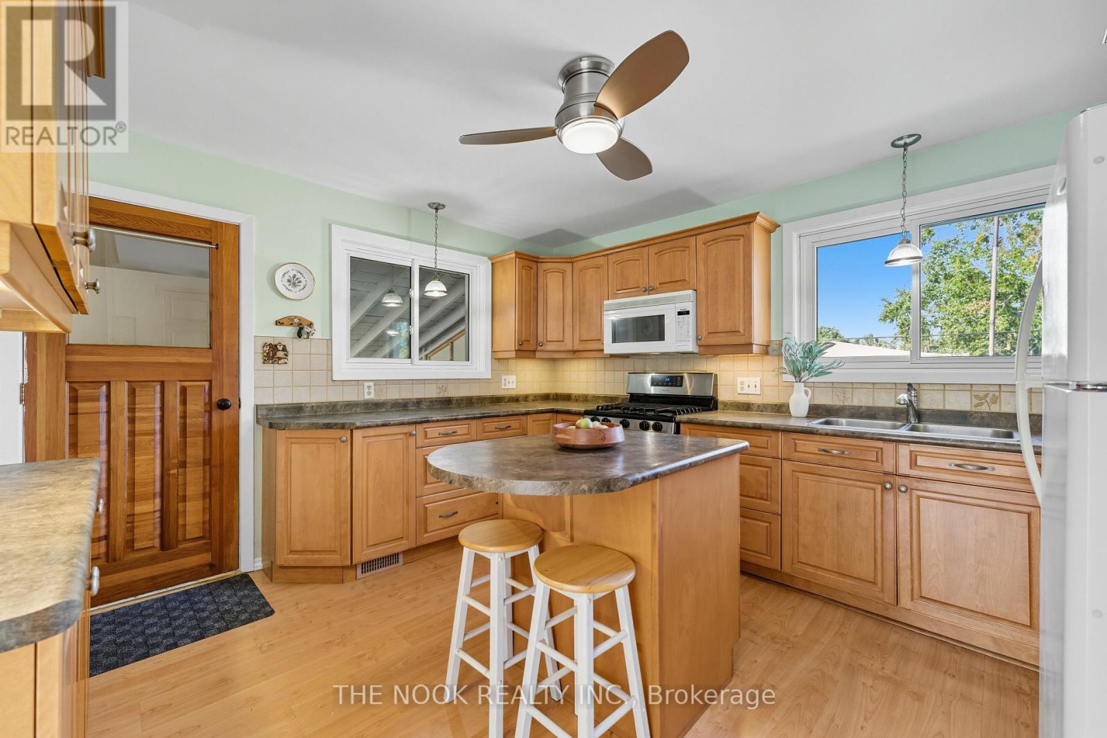 288 Collison Crescent, Peterborough (Ashburnham Ward 4), Ontario  K9J 1A8 - Photo 4 - X12446196
