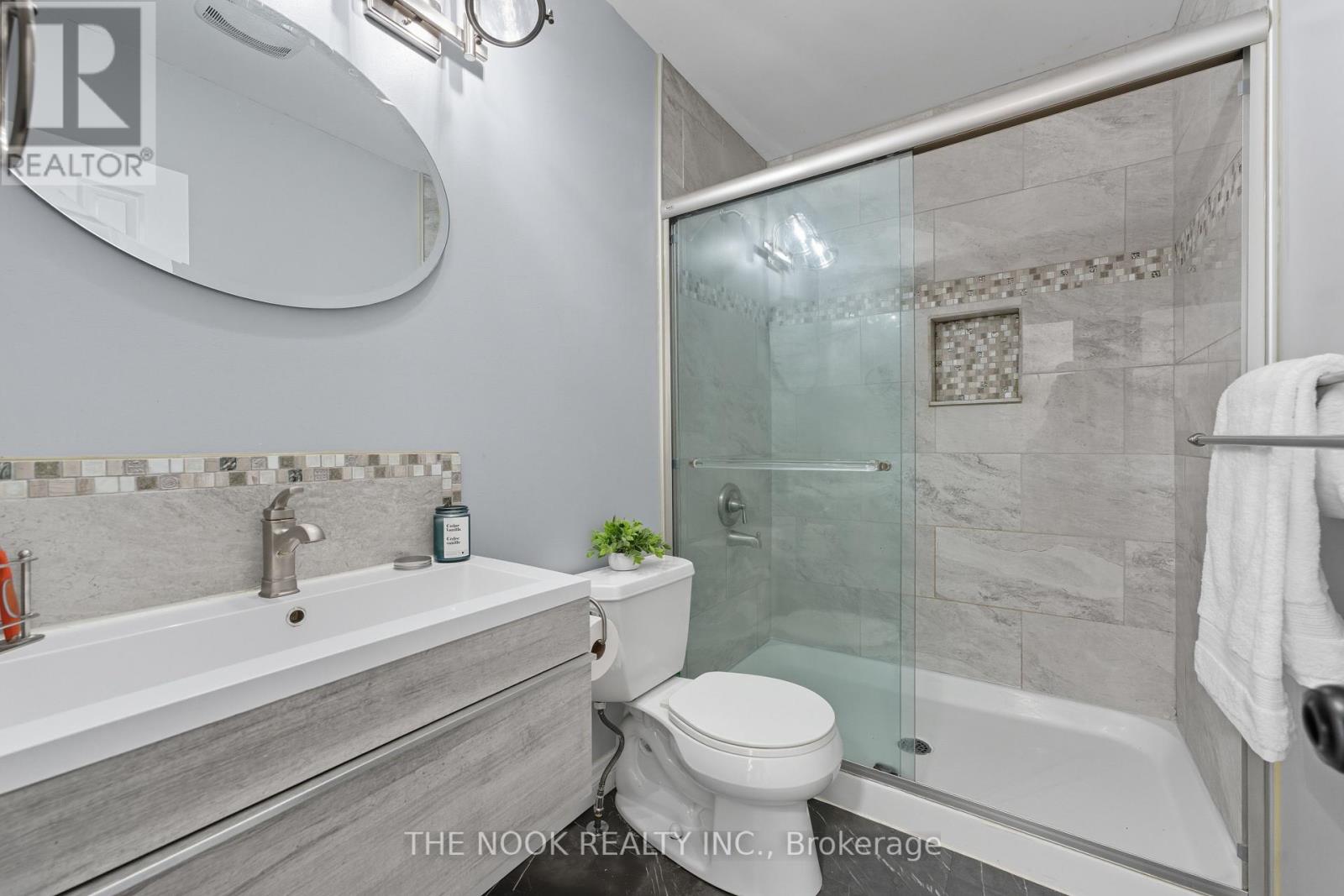 288 Collison Crescent, Peterborough (Ashburnham Ward 4), Ontario  K9J 1A8 - Photo 7 - X12446196