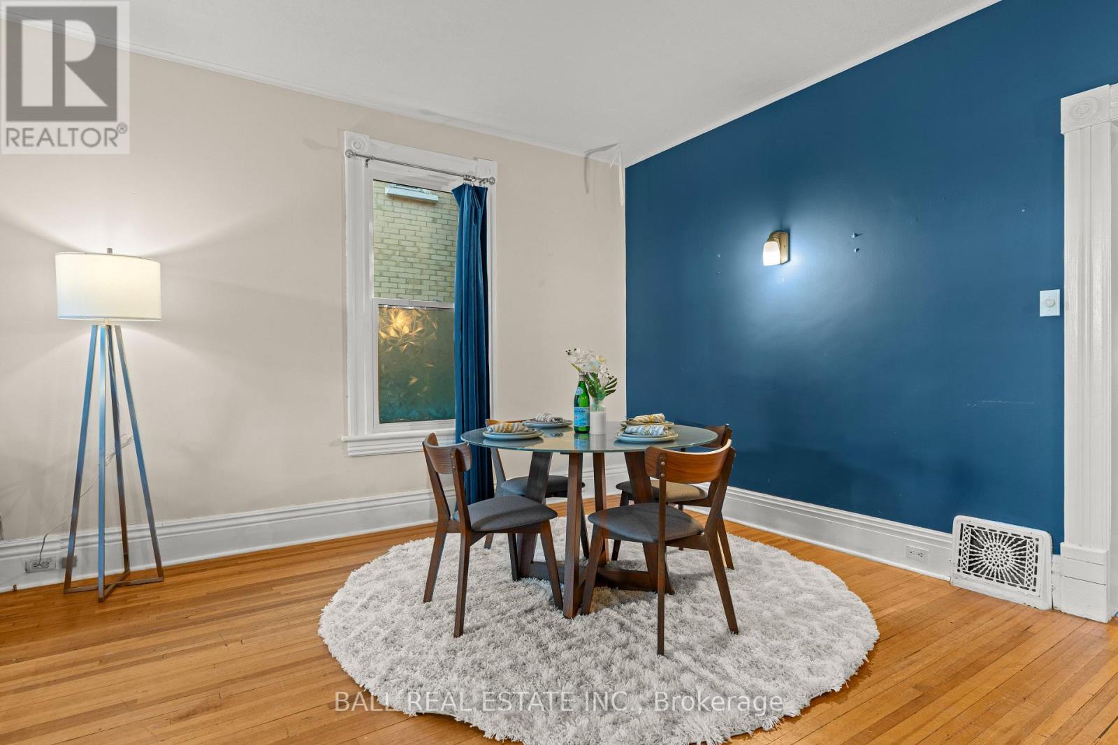 581 Aylmer Street N, Peterborough (Town Ward 3), Ontario  K9H 3W8 - Photo 10 - X12446610