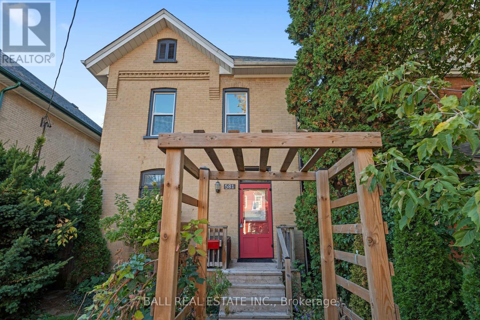 581 Aylmer Street N, Peterborough (Town Ward 3), Ontario  K9H 3W8 - Photo 2 - X12446610