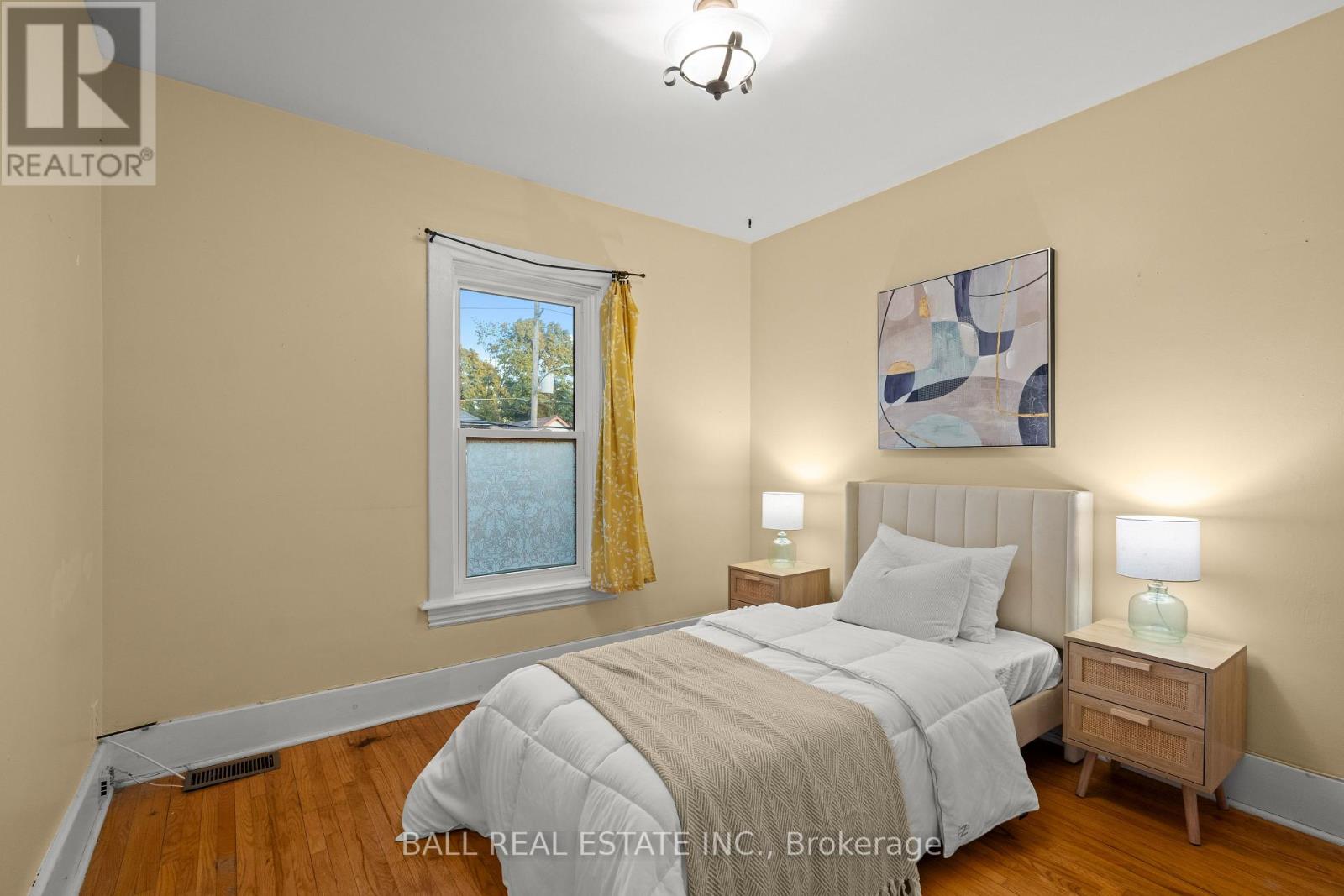 581 Aylmer Street N, Peterborough (Town Ward 3), Ontario  K9H 3W8 - Photo 36 - X12446610