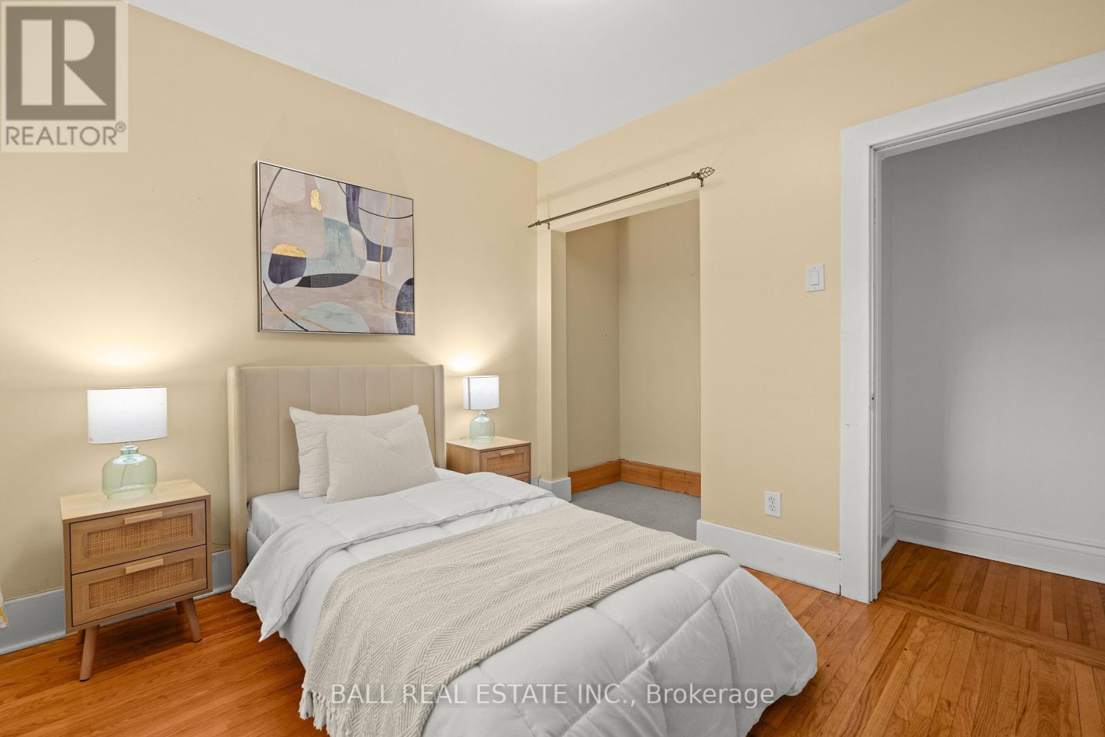 581 Aylmer Street N, Peterborough (Town Ward 3), Ontario  K9H 3W8 - Photo 39 - X12446610