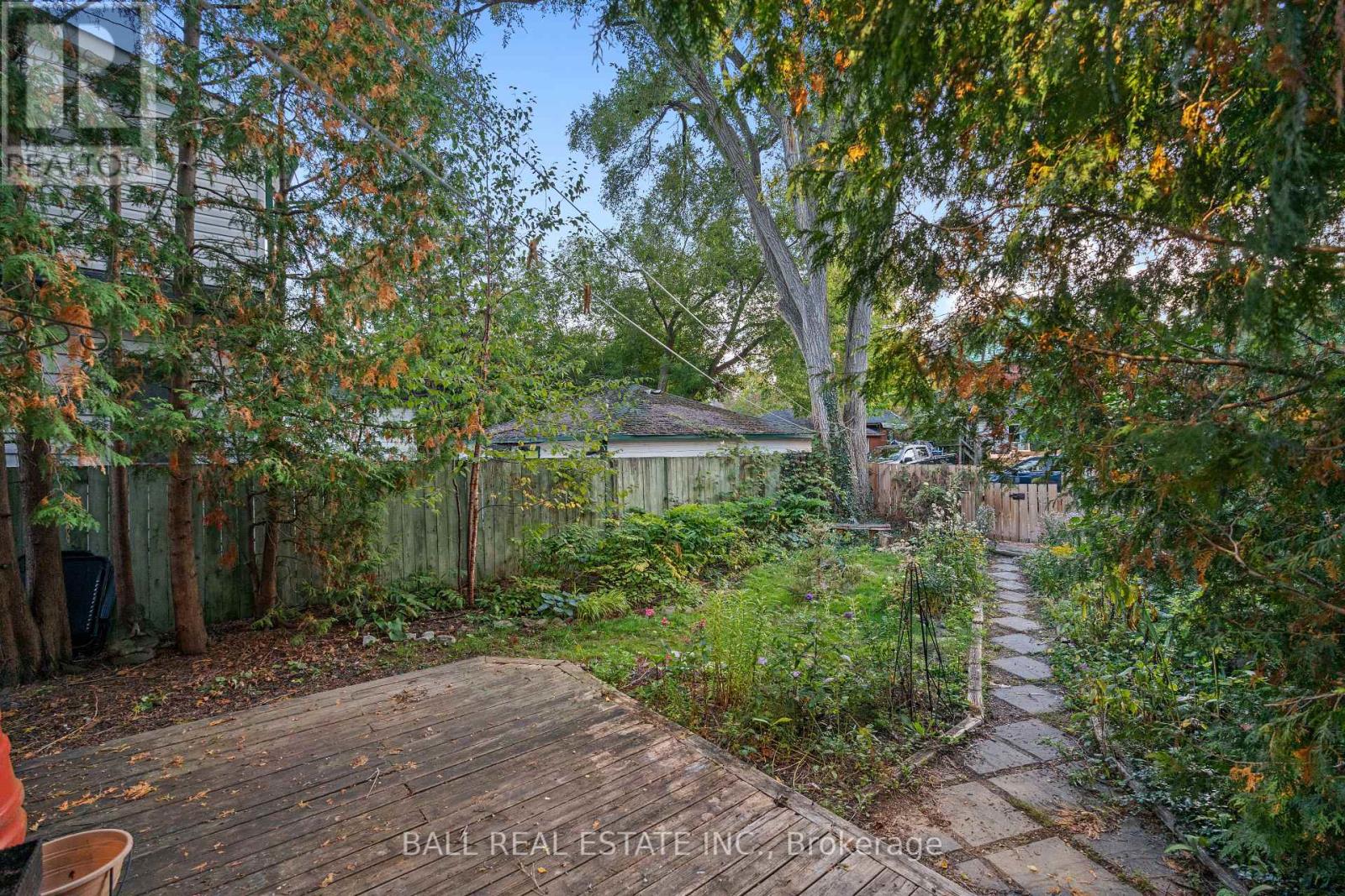 581 Aylmer Street N, Peterborough (Town Ward 3), Ontario  K9H 3W8 - Photo 44 - X12446610
