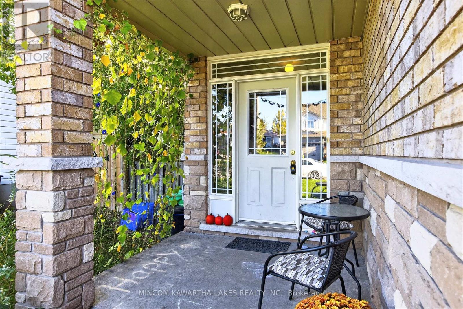 724 Trailview Drive, Peterborough (Ashburnham Ward 4), Ontario  K9J 8P2 - Photo 3 - X12446656