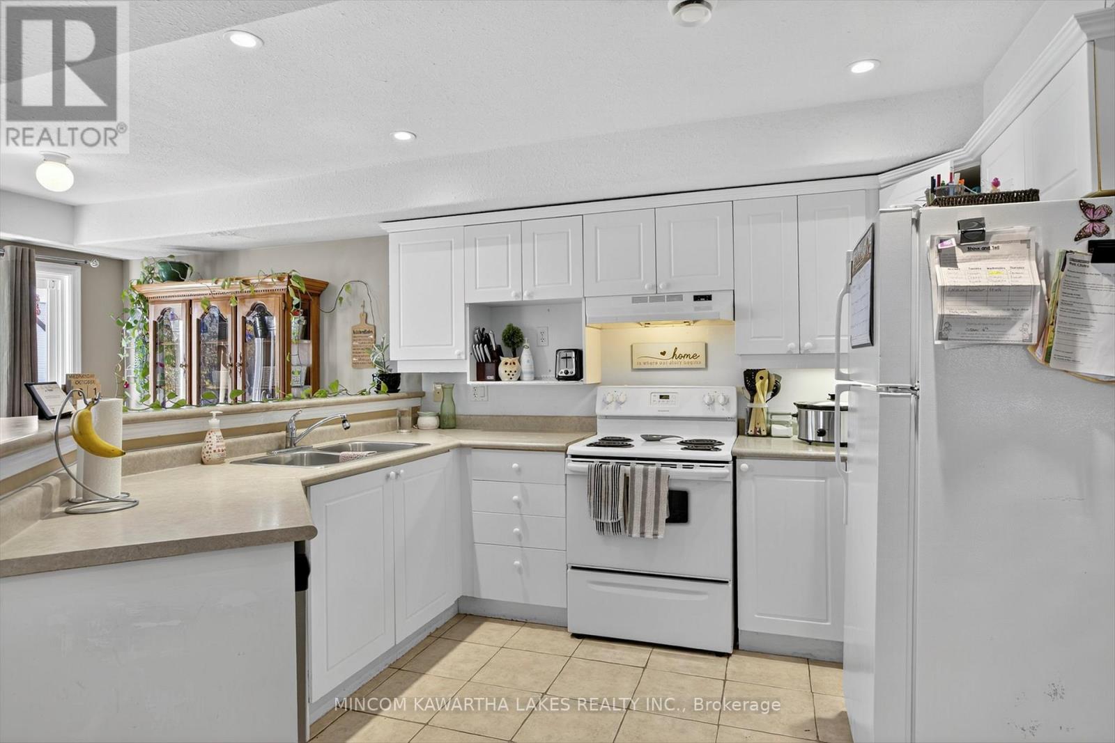 724 Trailview Drive, Peterborough (Ashburnham Ward 4), Ontario  K9J 8P2 - Photo 8 - X12446656