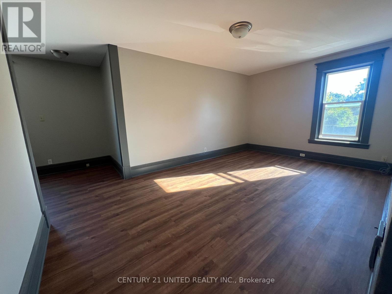 Upper - 858 Ward Street, Selwyn, Ontario  K0L 1T0 - Photo 6 - X12446691