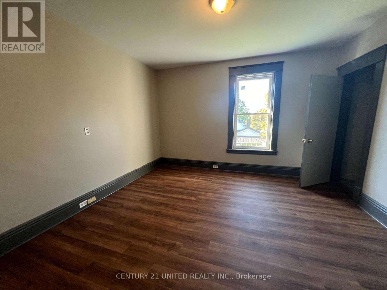 Upper - 858 Ward Street, Selwyn, Ontario  K0L 1T0 - Photo 7 - X12446691