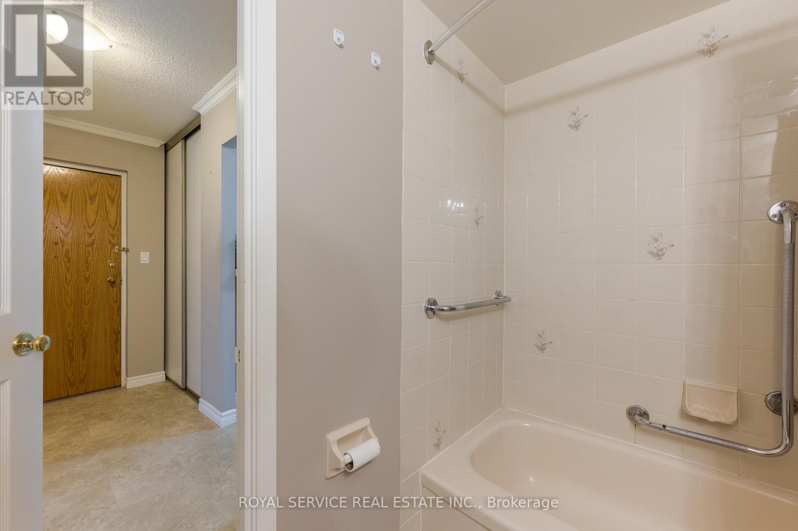 215 - 921 Armour Road, Peterborough (Ashburnham Ward 4), Ontario  K9H 7K5 - Photo 22 - X12447000