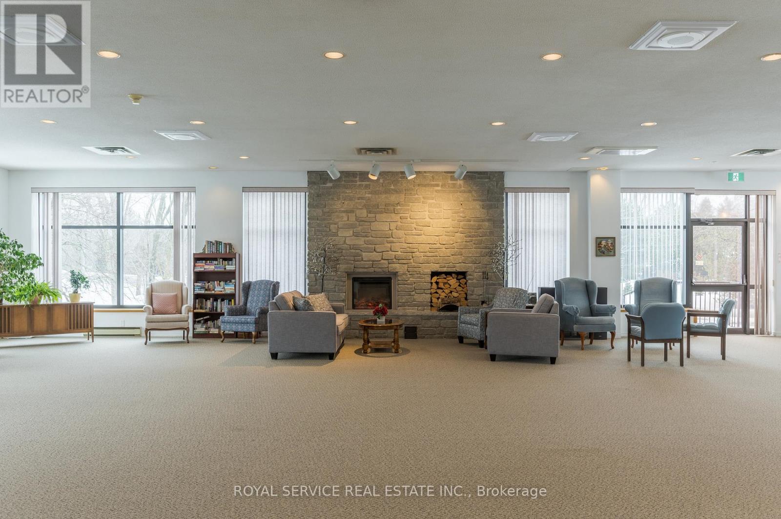 215 - 921 Armour Road, Peterborough (Ashburnham Ward 4), Ontario  K9H 7K5 - Photo 25 - X12447000