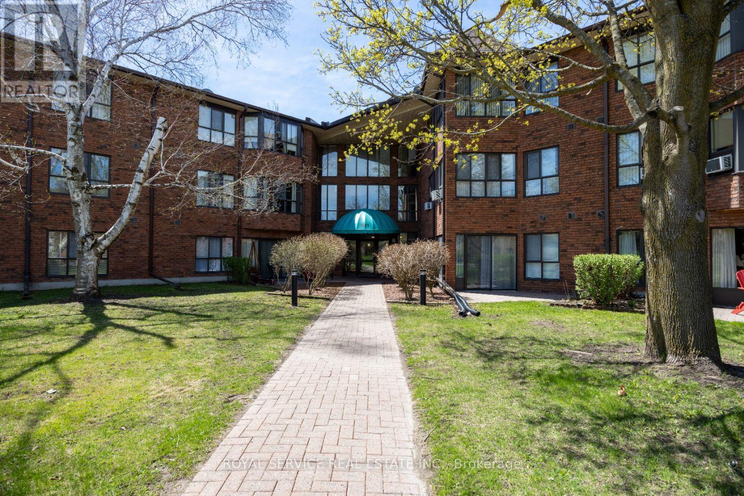 215 - 921 Armour Road, Peterborough (Ashburnham Ward 4), Ontario  K9H 7K5 - Photo 4 - X12447000