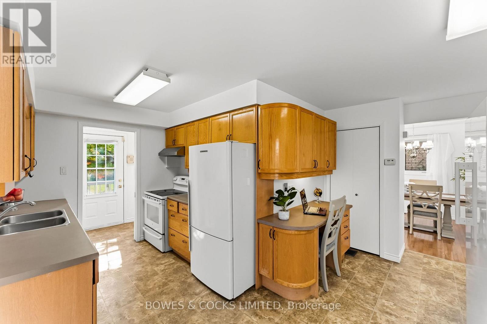 540 Montcalm Drive, Peterborough (Northcrest Ward 5), Ontario  K9H 6S7 - Photo 13 - X12447159