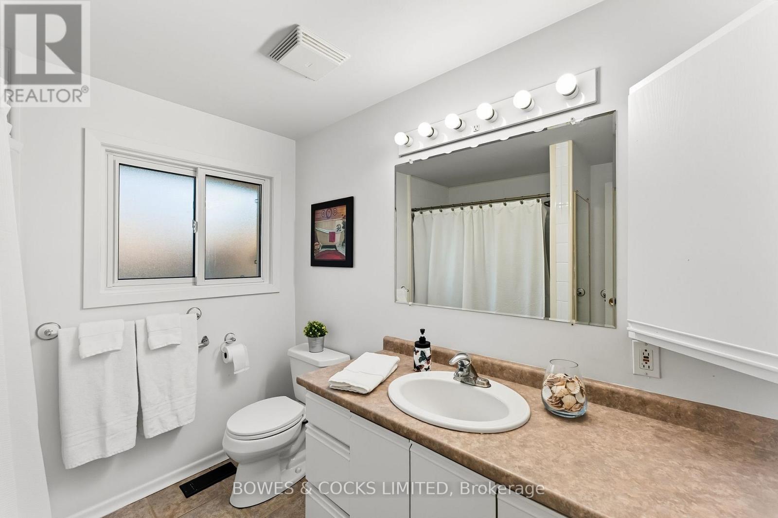 540 Montcalm Drive, Peterborough (Northcrest Ward 5), Ontario  K9H 6S7 - Photo 22 - X12447159