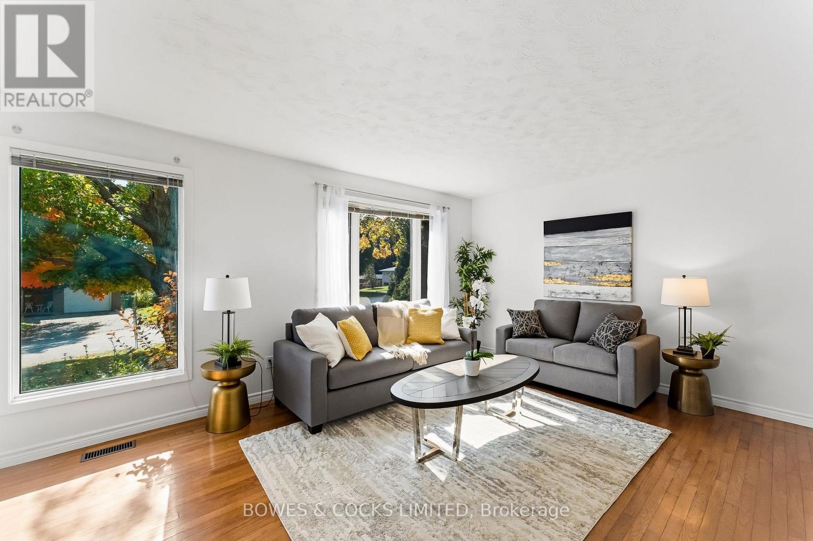 540 Montcalm Drive, Peterborough (Northcrest Ward 5), Ontario  K9H 6S7 - Photo 6 - X12447159