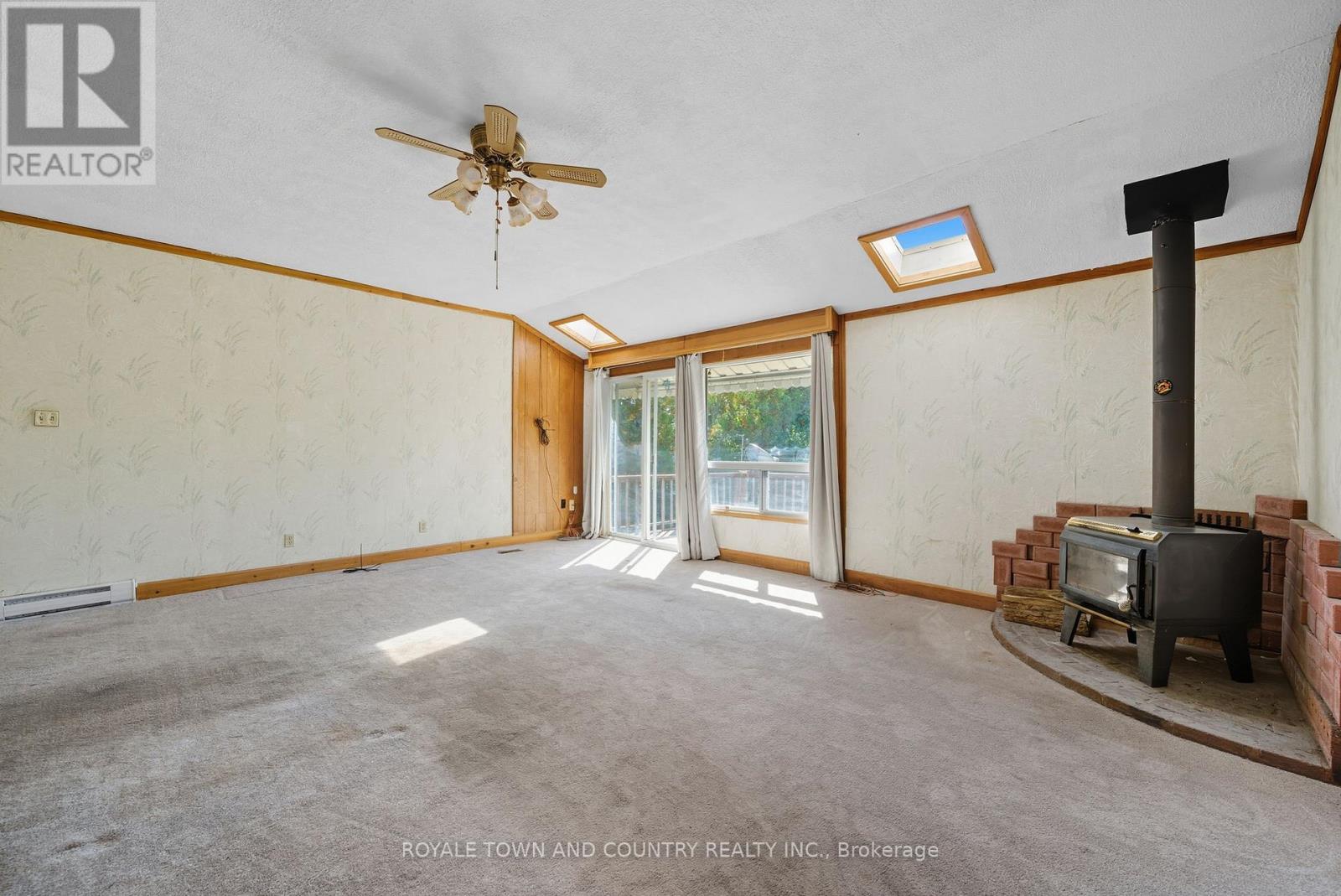 68 Charlore Park Drive, Kawartha Lakes (Emily), Ontario  K0L 2W0 - Photo 12 - X12447389