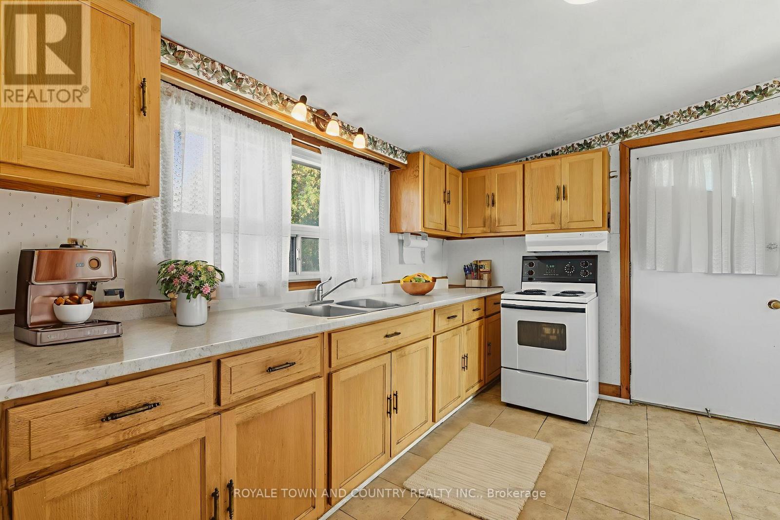68 Charlore Park Drive, Kawartha Lakes (Emily), Ontario  K0L 2W0 - Photo 16 - X12447389