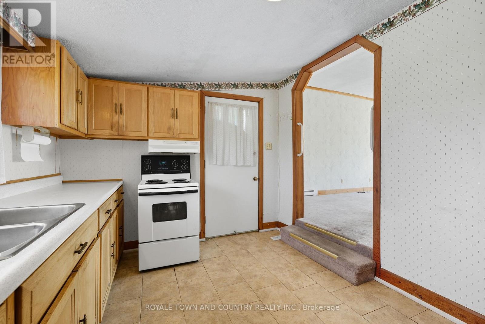 68 Charlore Park Drive, Kawartha Lakes (Emily), Ontario  K0L 2W0 - Photo 18 - X12447389