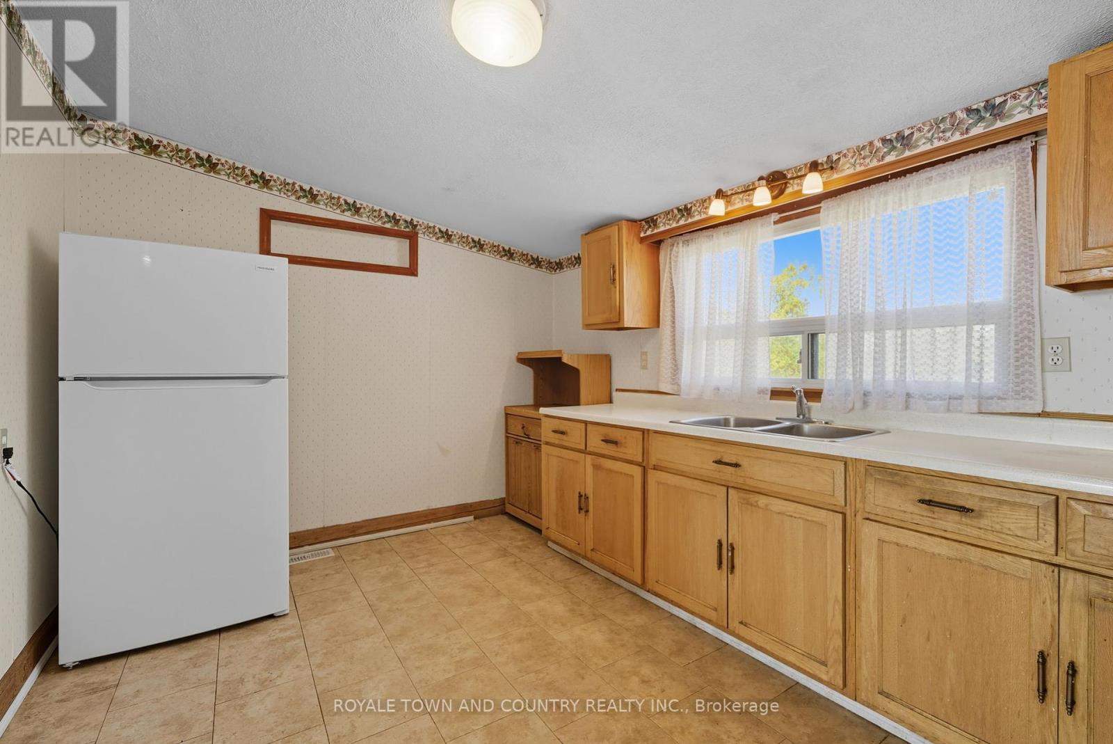 68 Charlore Park Drive, Kawartha Lakes (Emily), Ontario  K0L 2W0 - Photo 19 - X12447389