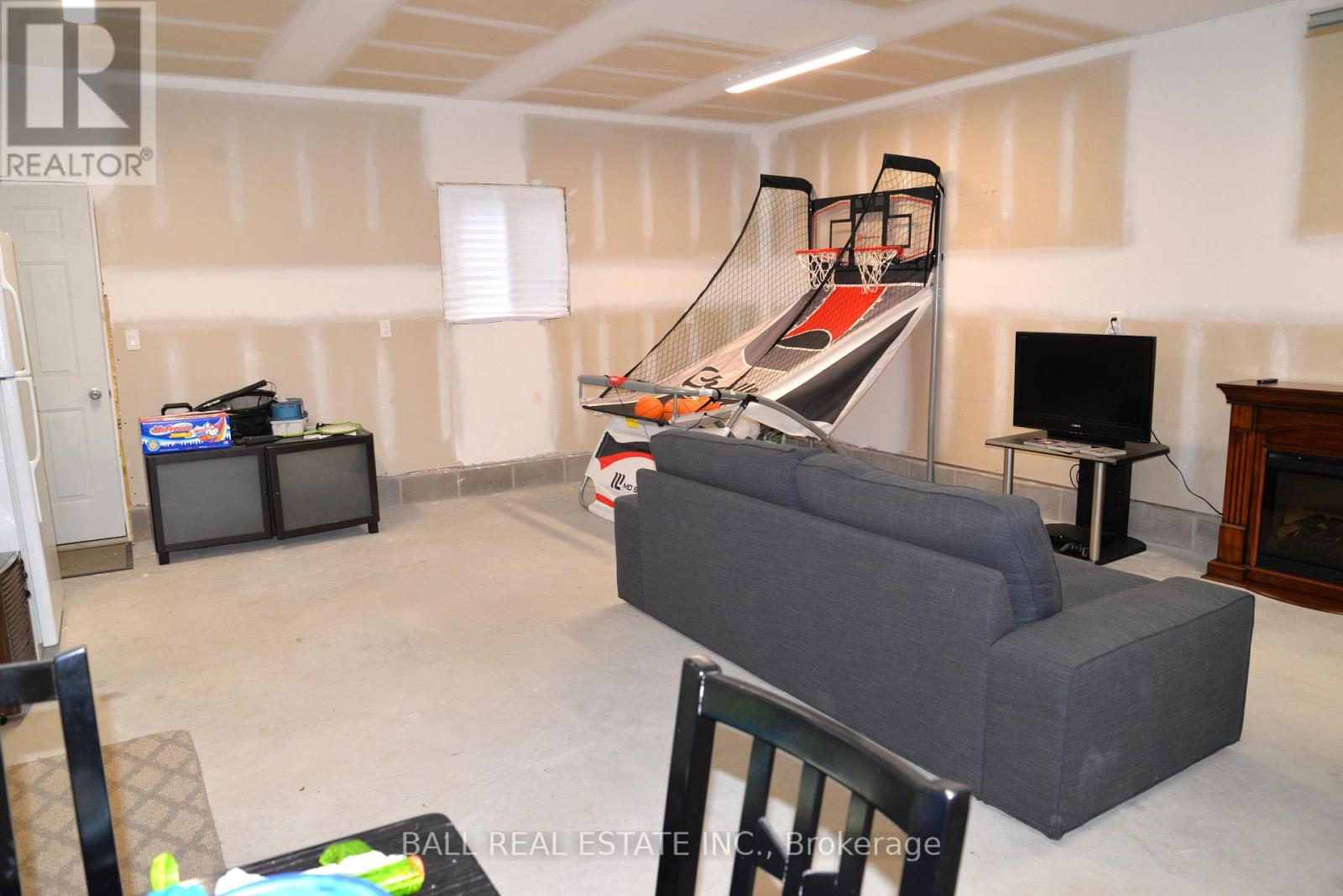 405 Philrick Drive, Trent Lakes, Ontario  K0L 1J0 - Photo 19 - X12447459