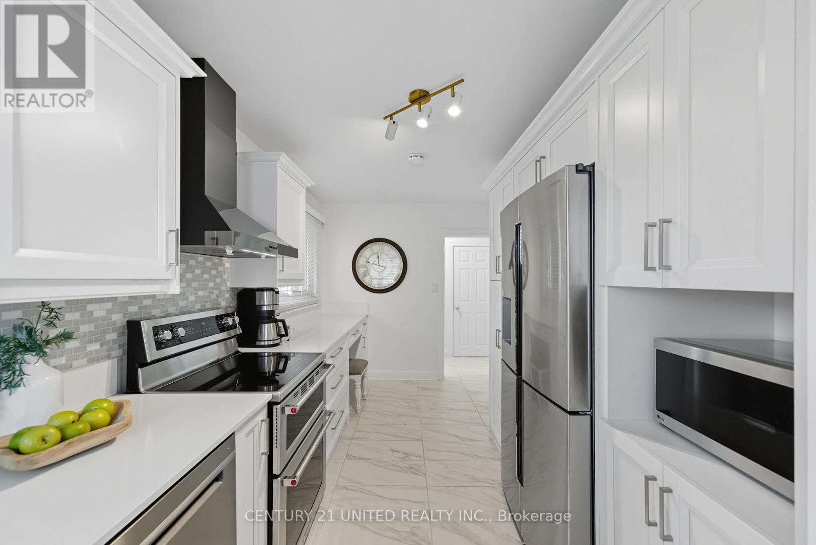 5 Ferndale Avenue, Peterborough (Monaghan Ward 2), Ontario  K9J 1L9 - Photo 18 - X12448059