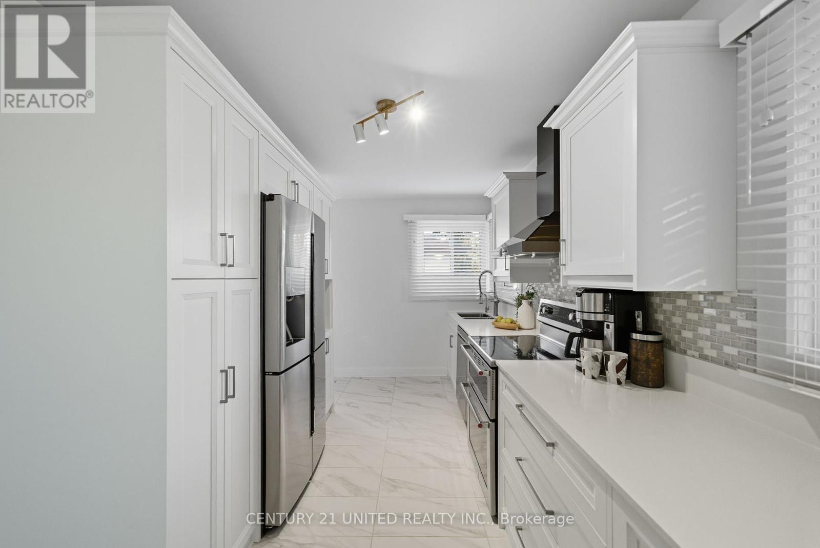 5 Ferndale Avenue, Peterborough (Monaghan Ward 2), Ontario  K9J 1L9 - Photo 20 - X12448059