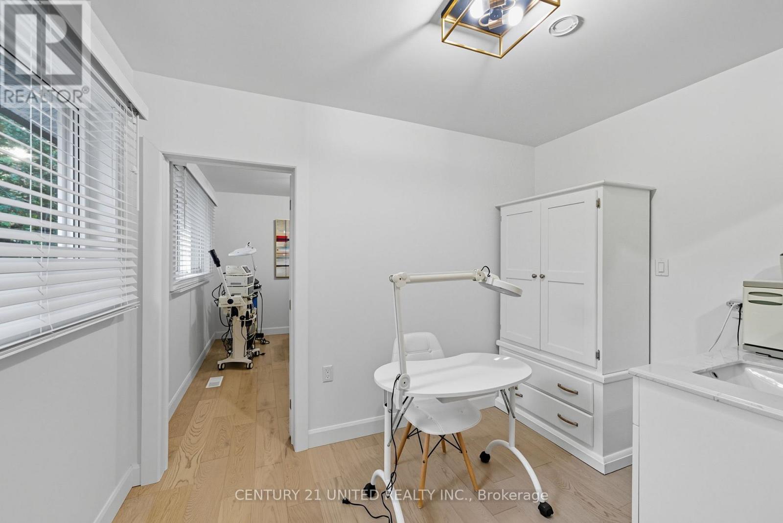 5 Ferndale Avenue, Peterborough (Monaghan Ward 2), Ontario  K9J 1L9 - Photo 26 - X12448059