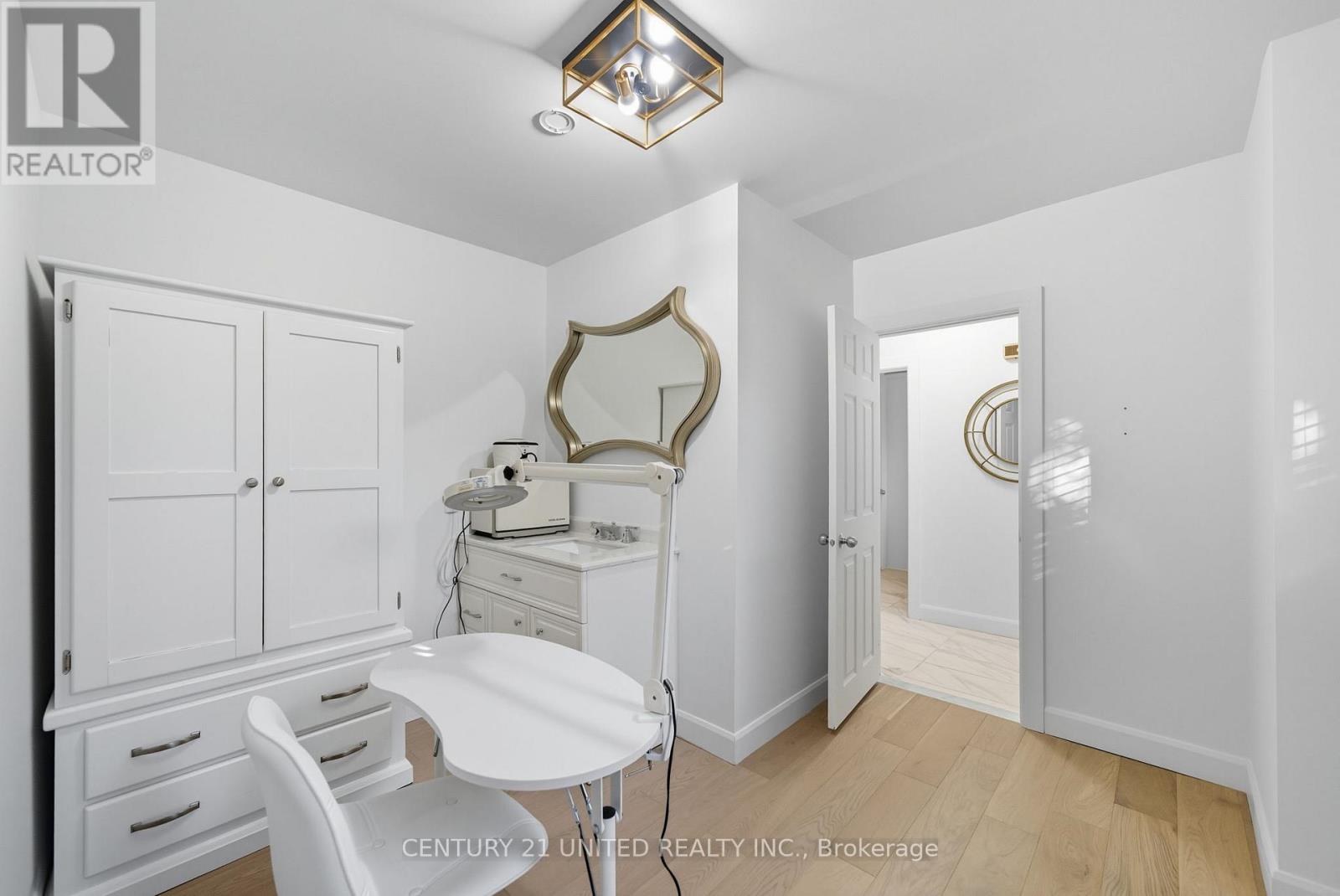 5 Ferndale Avenue, Peterborough (Monaghan Ward 2), Ontario  K9J 1L9 - Photo 27 - X12448059