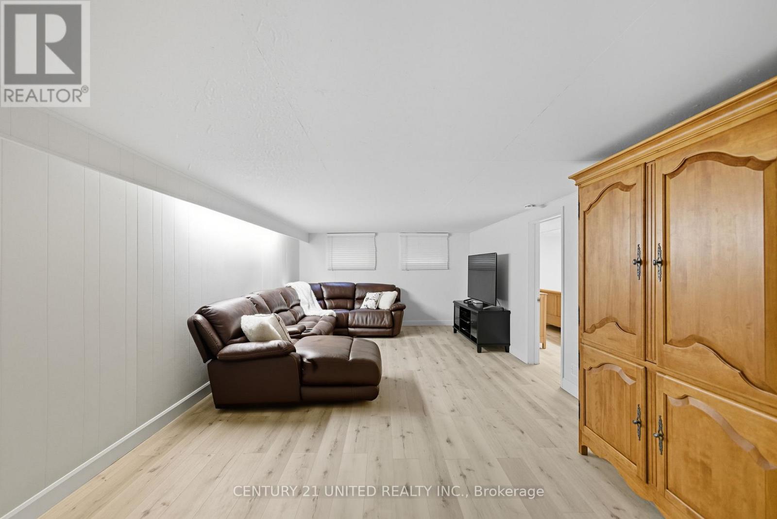 5 Ferndale Avenue, Peterborough (Monaghan Ward 2), Ontario  K9J 1L9 - Photo 37 - X12448059