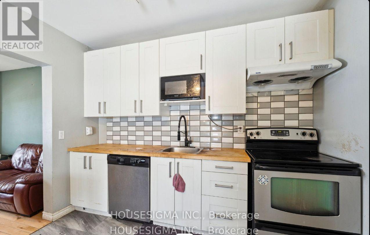 635 Brown Street, Peterborough (Otonabee Ward 1), Ontario  K9J 4K6 - Photo 10 - X12448339