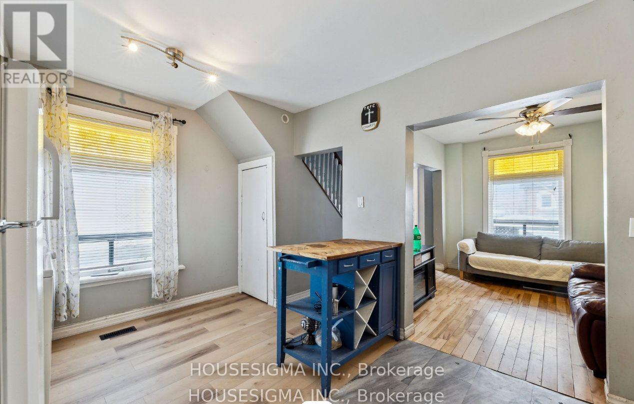 635 Brown Street, Peterborough (Otonabee Ward 1), Ontario  K9J 4K6 - Photo 12 - X12448339