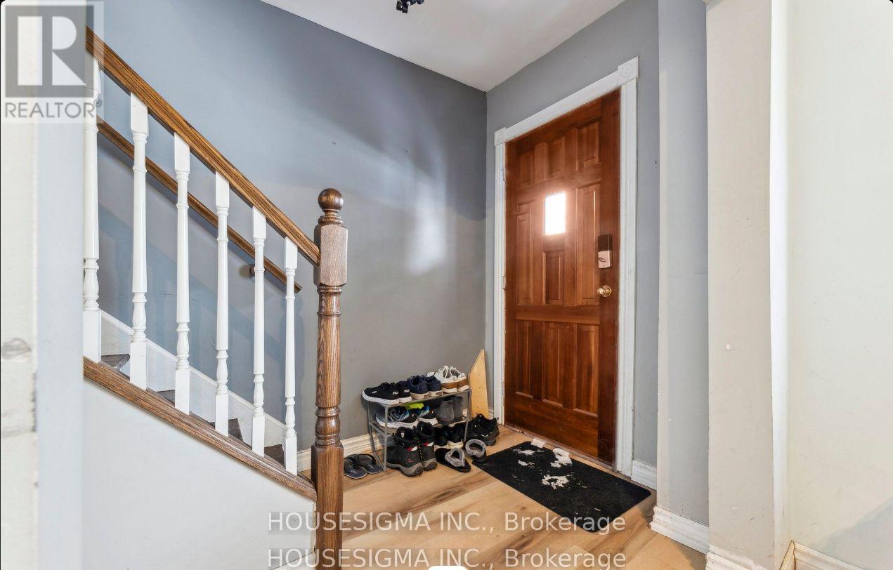 635 Brown Street, Peterborough (Otonabee Ward 1), Ontario  K9J 4K6 - Photo 3 - X12448339