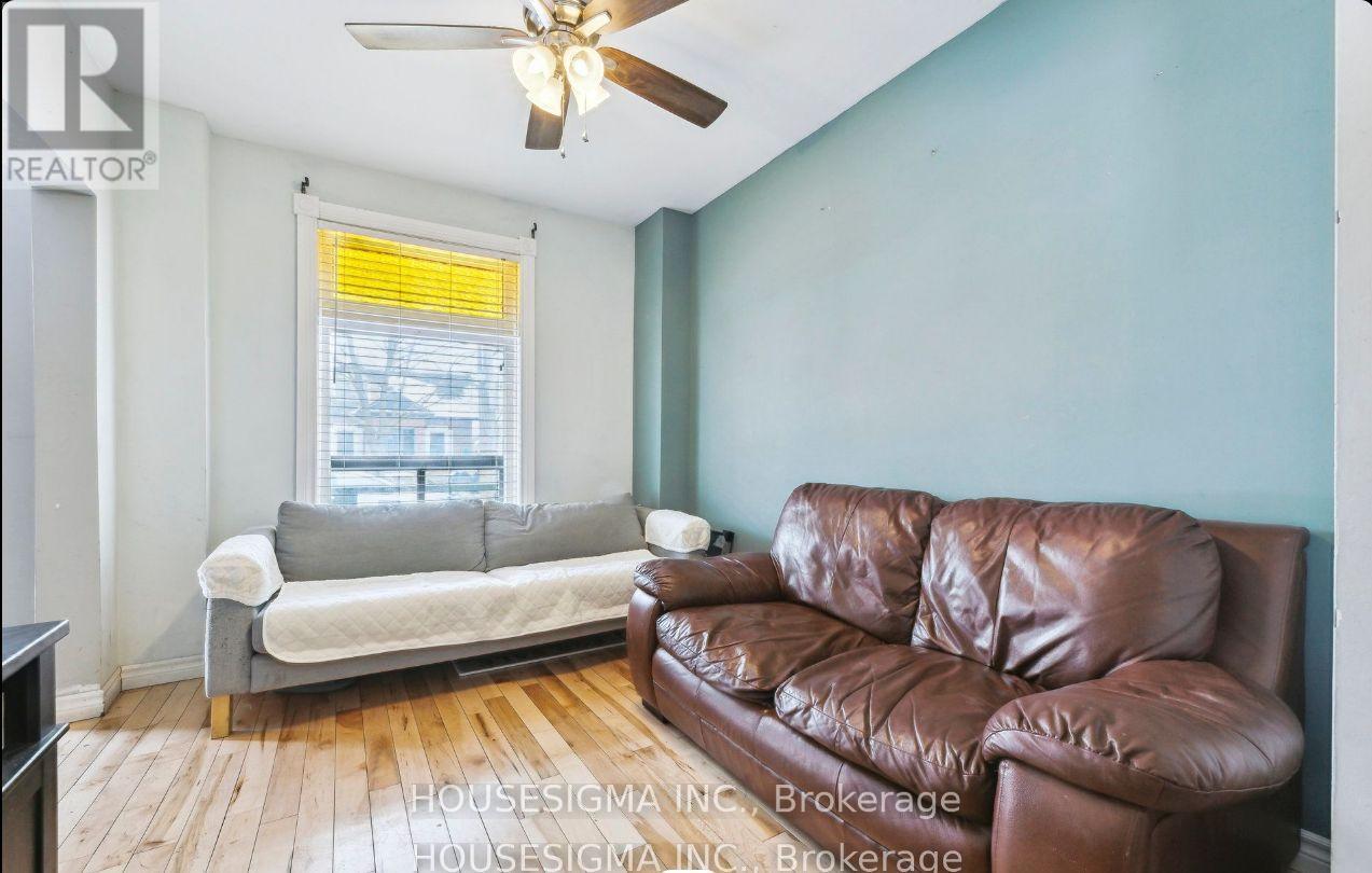 635 Brown Street, Peterborough (Otonabee Ward 1), Ontario  K9J 4K6 - Photo 7 - X12448339