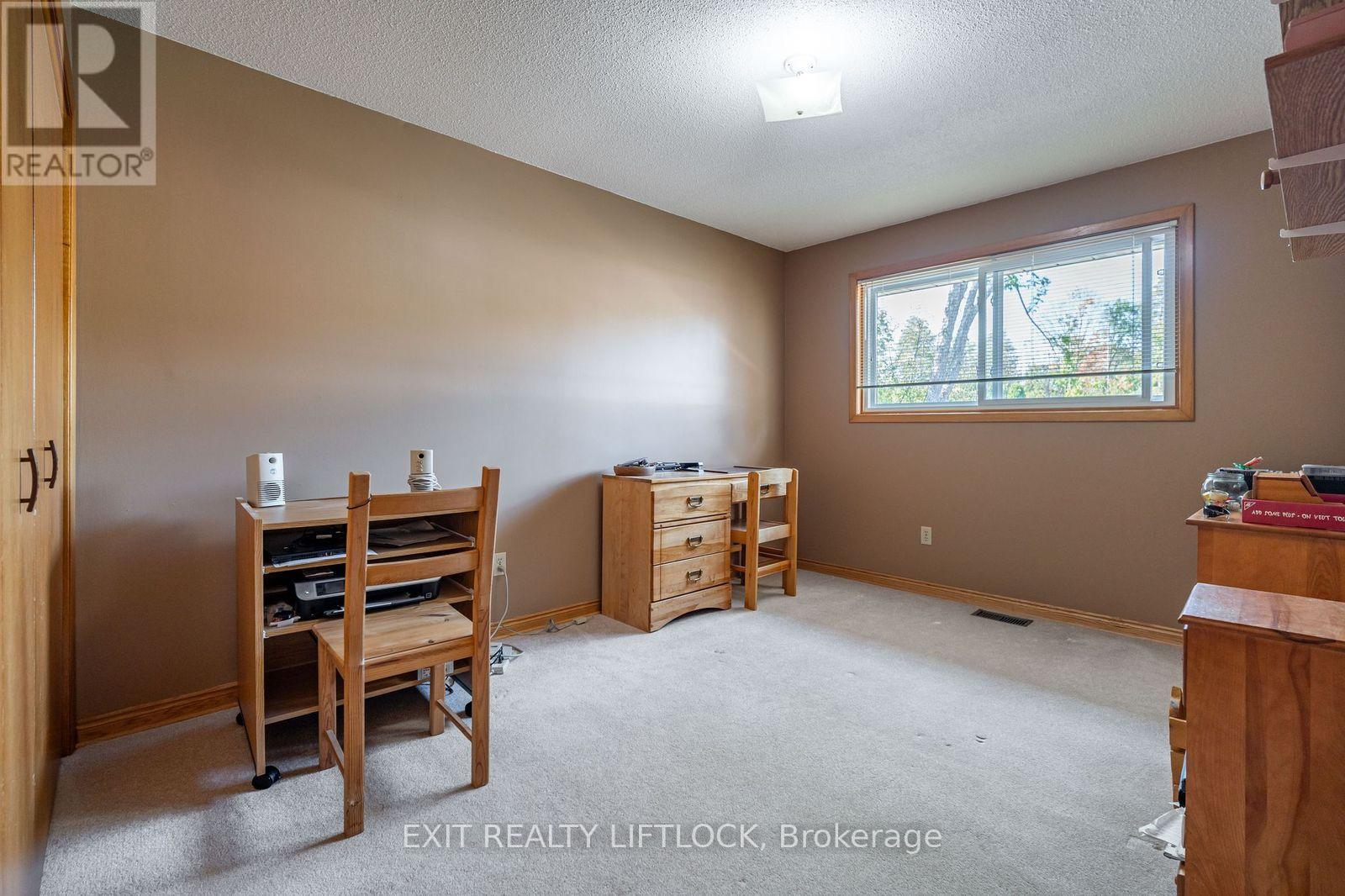 962 Golfview Road, Peterborough (Otonabee Ward 1), Ontario  K9J 7W4 - Photo 22 - X12448662