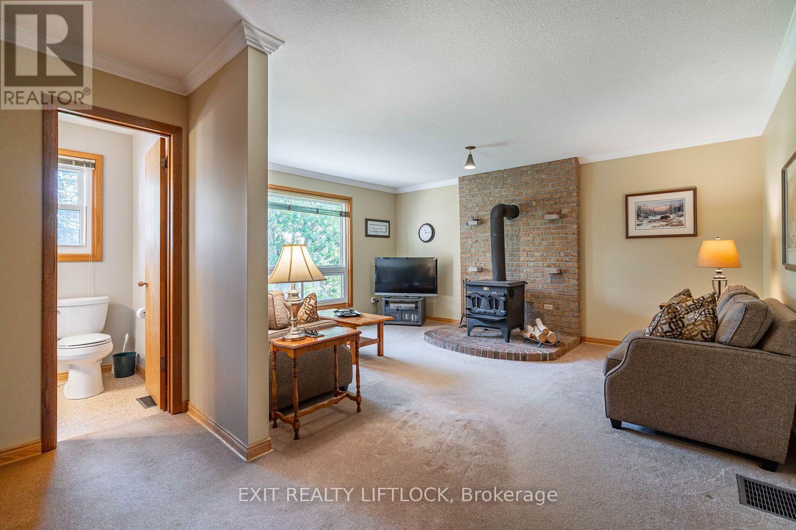 962 Golfview Road, Peterborough (Otonabee Ward 1), Ontario  K9J 7W4 - Photo 24 - X12448662