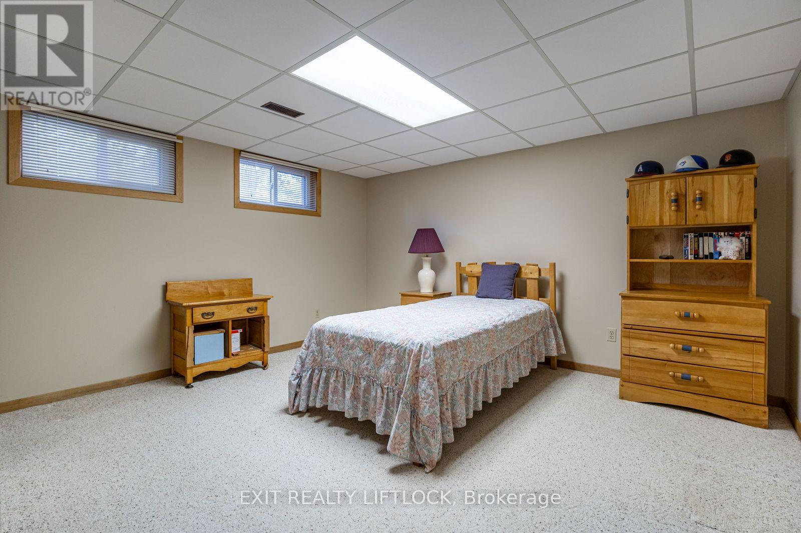 962 Golfview Road, Peterborough (Otonabee Ward 1), Ontario  K9J 7W4 - Photo 27 - X12448662