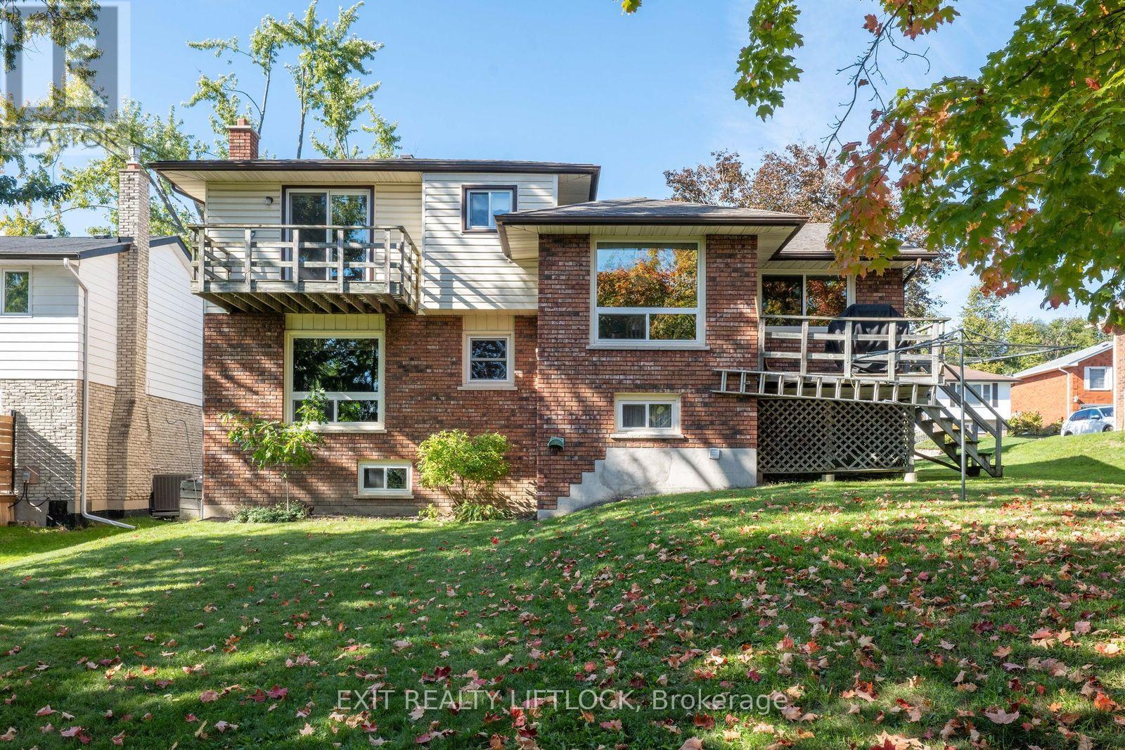 962 Golfview Road, Peterborough (Otonabee Ward 1), Ontario  K9J 7W4 - Photo 3 - X12448662