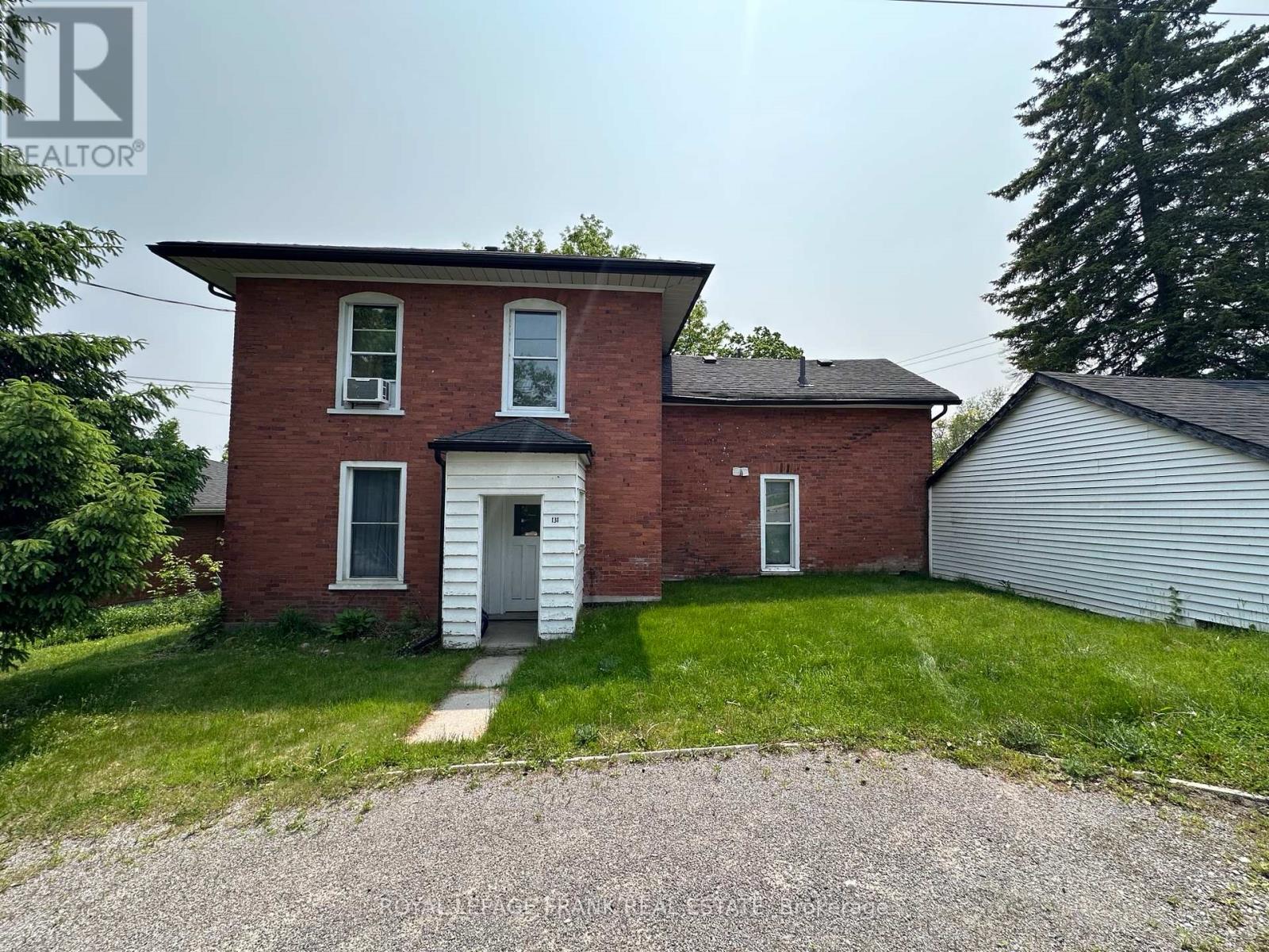 56 Hilliard Street, Peterborough (Northcrest Ward 5), Ontario  K9H 5R4 - Photo 2 - X12448699