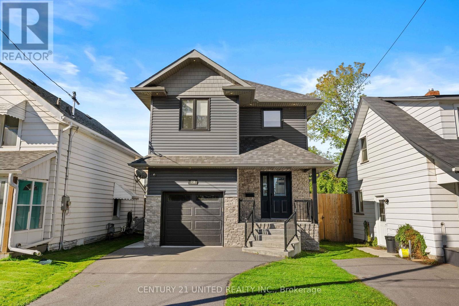 739 Young Street, Peterborough (Otonabee Ward 1), Ontario  K9J 3A5 - Photo 1 - X12448700