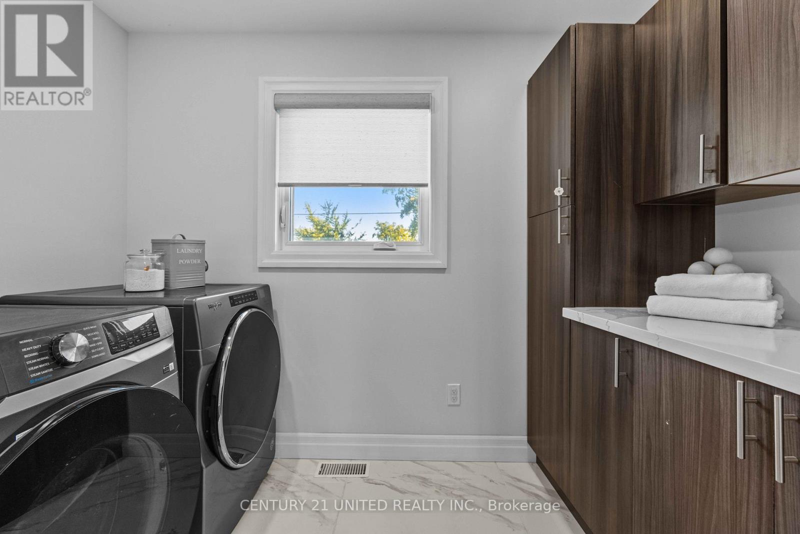 739 Young Street, Peterborough (Otonabee Ward 1), Ontario  K9J 3A5 - Photo 23 - X12448700