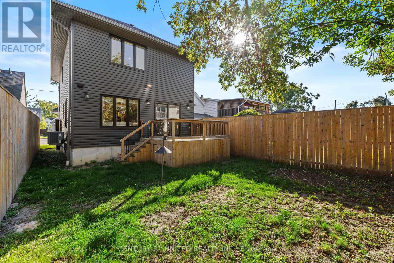 739 Young Street, Peterborough (Otonabee Ward 1), Ontario  K9J 3A5 - Photo 27 - X12448700