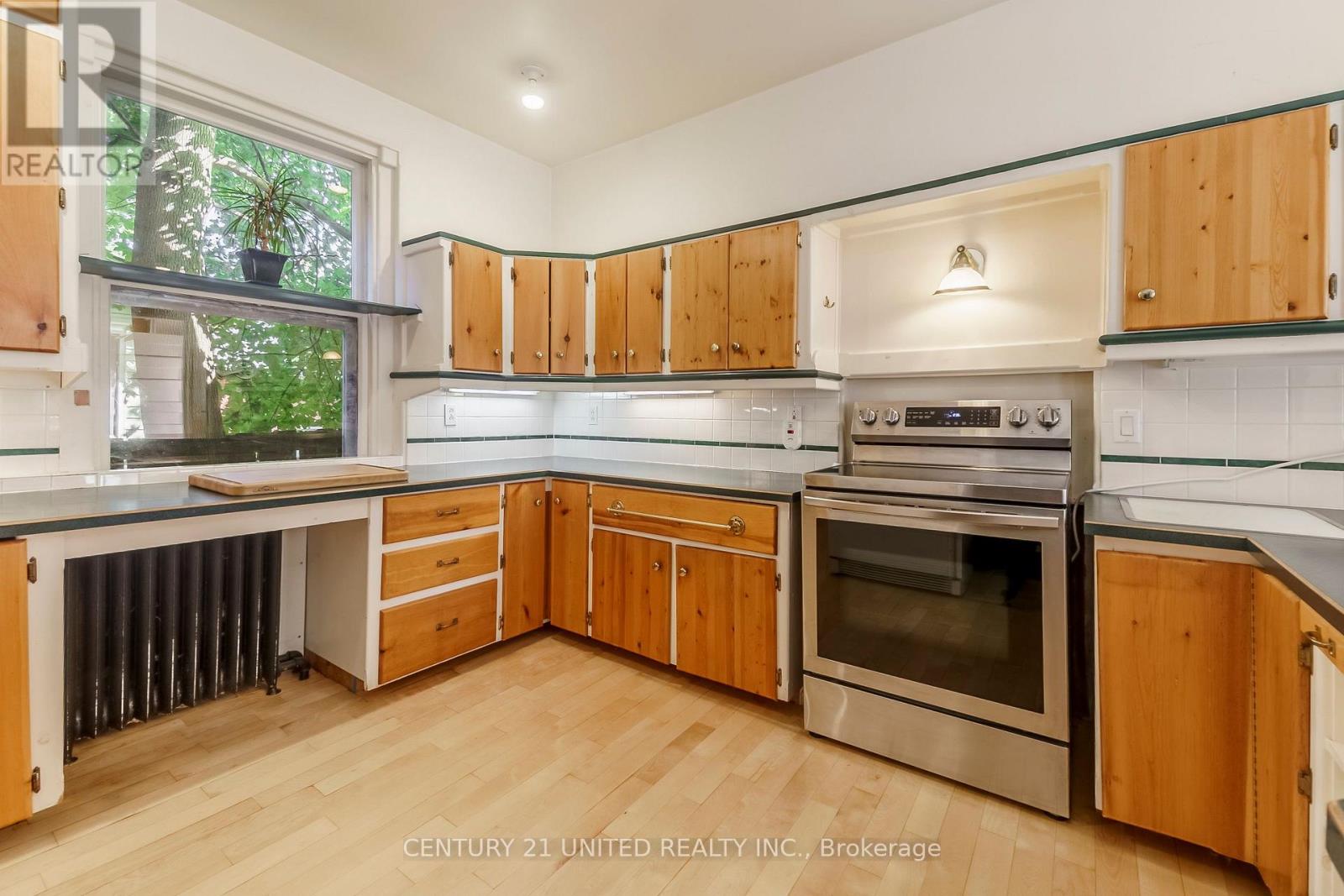 463 Hunter Street W, Peterborough (Town Ward 3), Ontario  K9H 2M7 - Photo 17 - X12449068