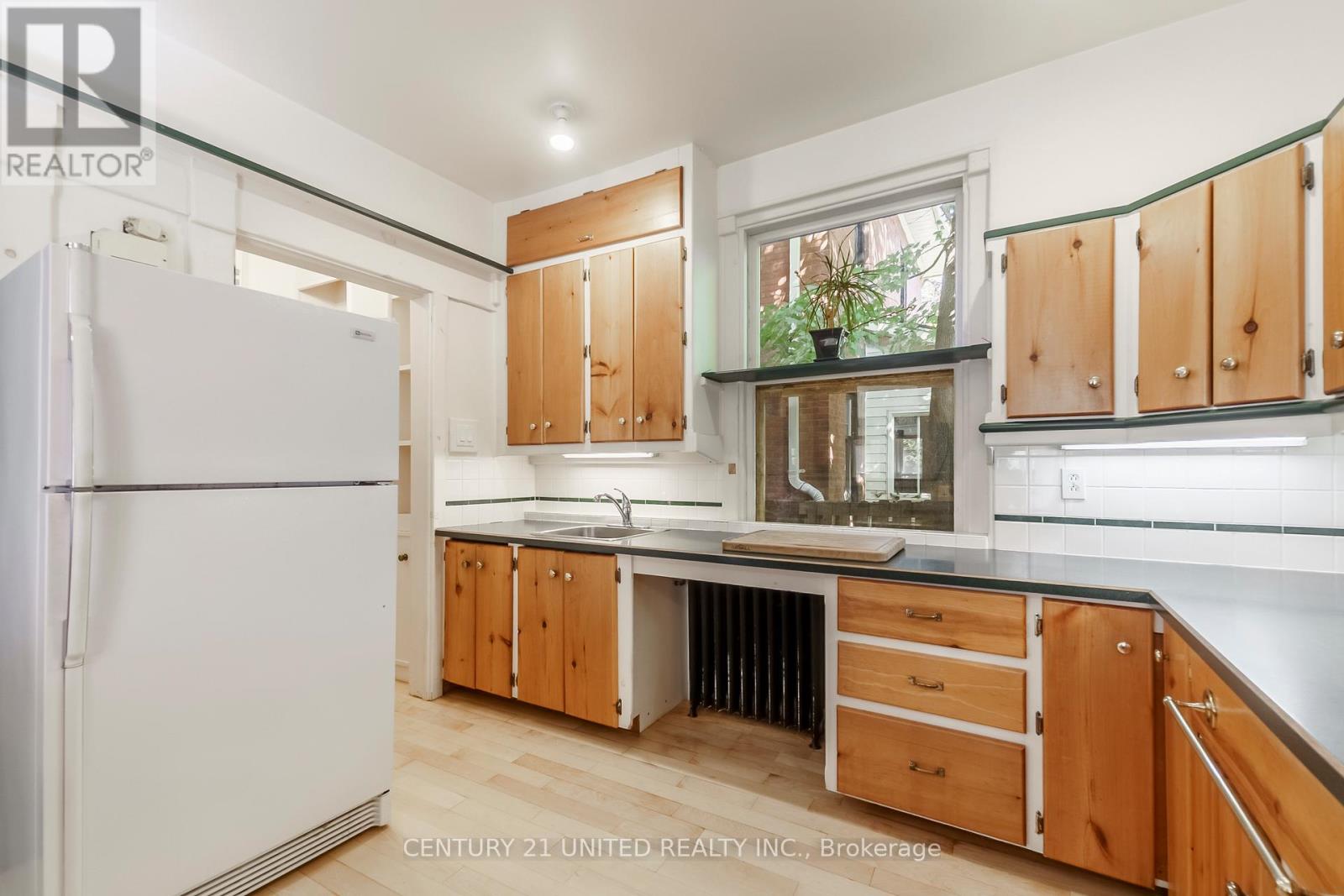 463 Hunter Street W, Peterborough (Town Ward 3), Ontario  K9H 2M7 - Photo 18 - X12449068