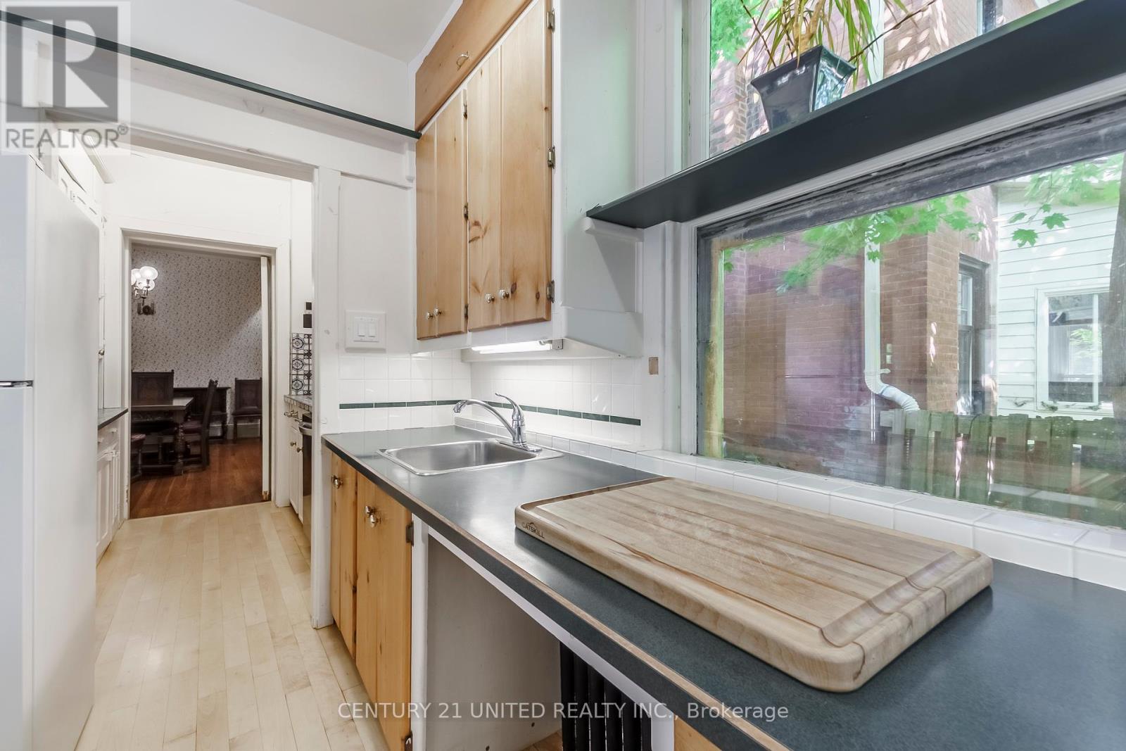 463 Hunter Street W, Peterborough (Town Ward 3), Ontario  K9H 2M7 - Photo 19 - X12449068