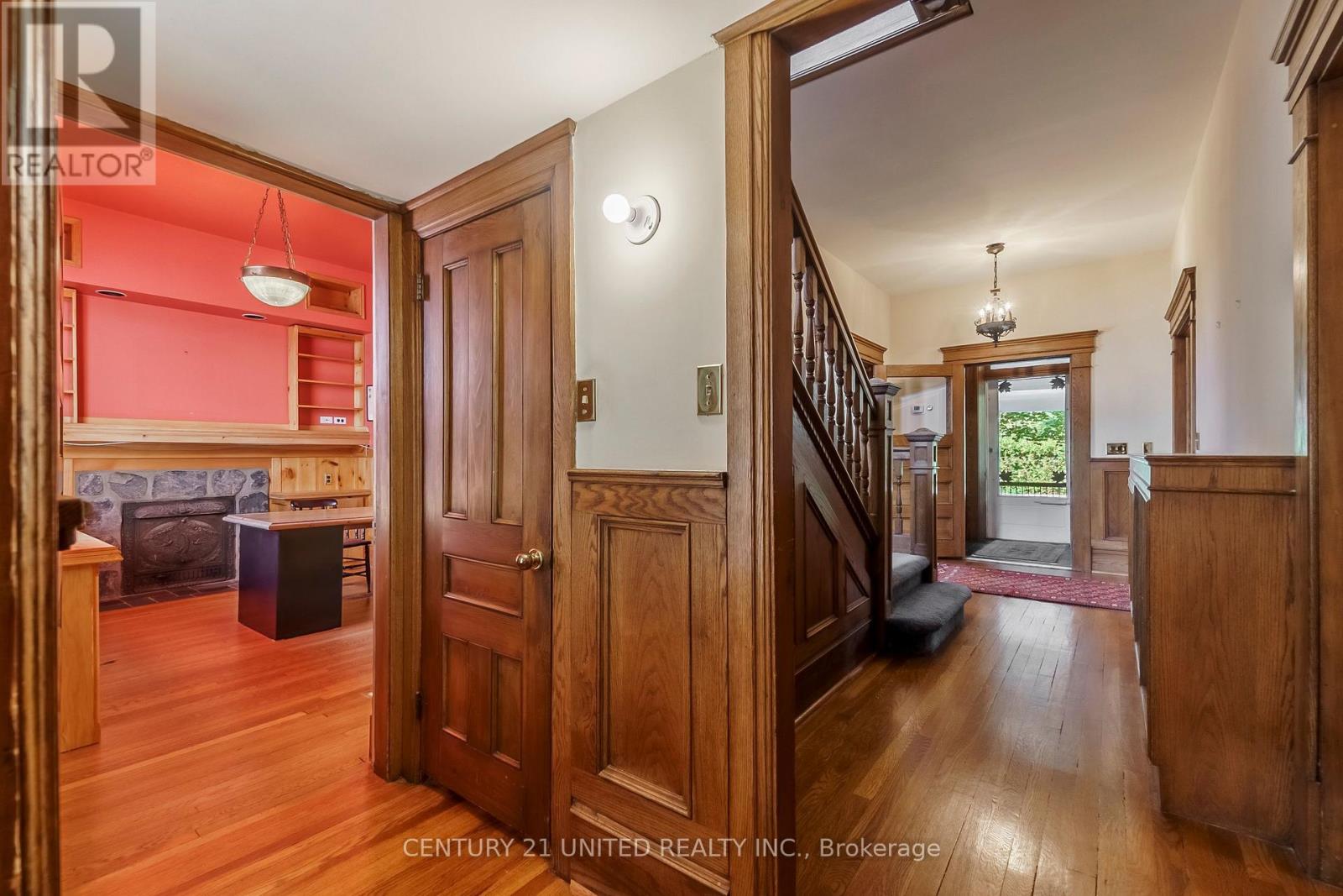 463 Hunter Street W, Peterborough (Town Ward 3), Ontario  K9H 2M7 - Photo 23 - X12449068