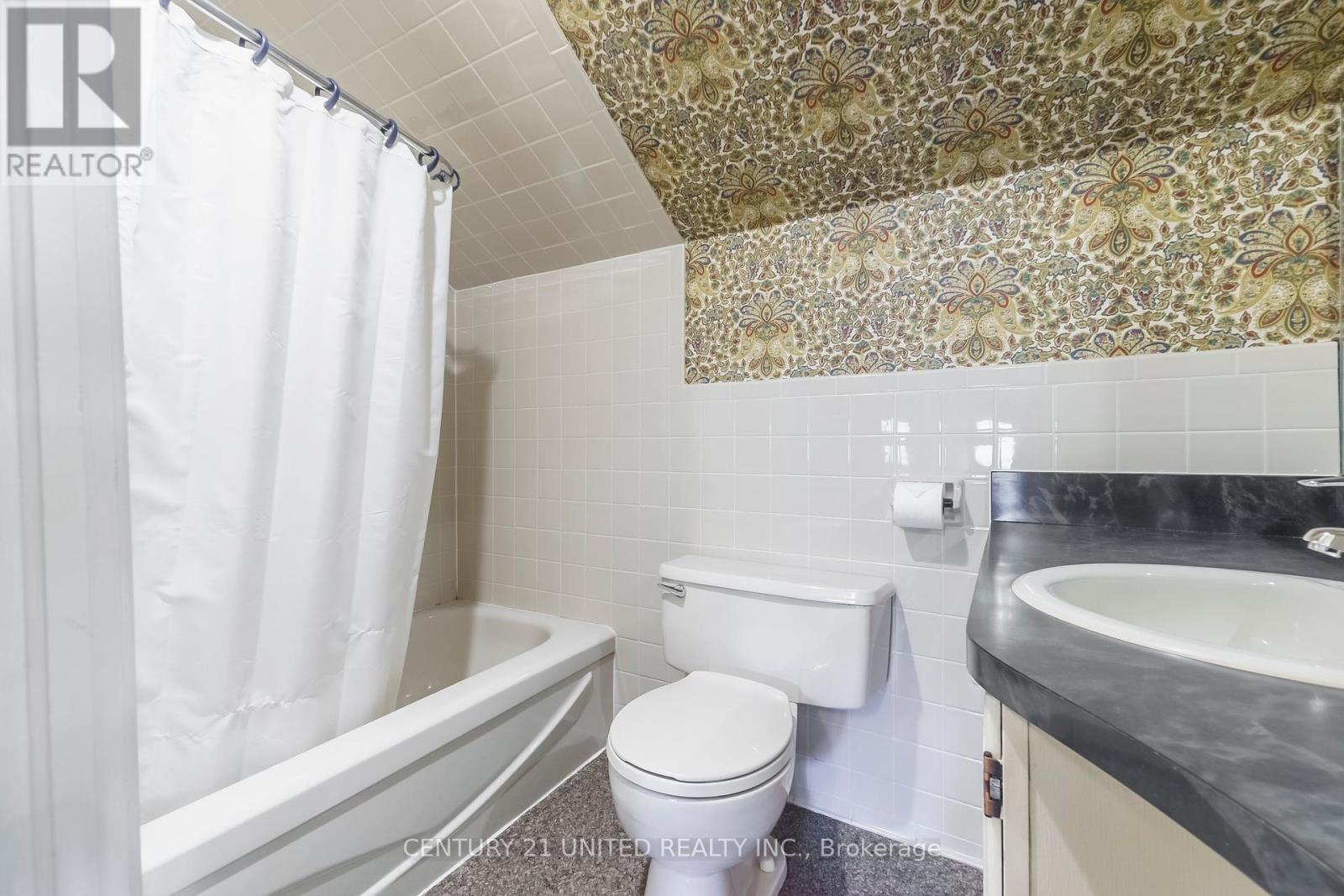 463 Hunter Street W, Peterborough (Town Ward 3), Ontario  K9H 2M7 - Photo 39 - X12449068